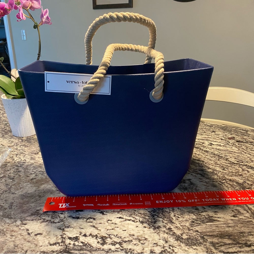NWOT Vira Versa Tote navy blue